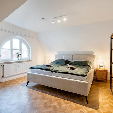 Anna - Mansarde Emden